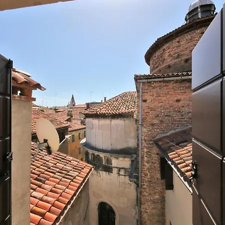 Teatro Apartmán *